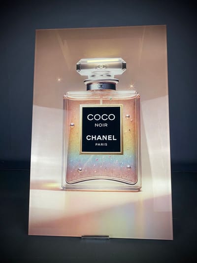 Coco Nior Chanel op plexiglas 60x90cm