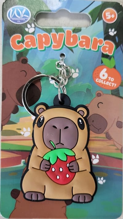 Sleutelhanger capybara capibara met aardbei