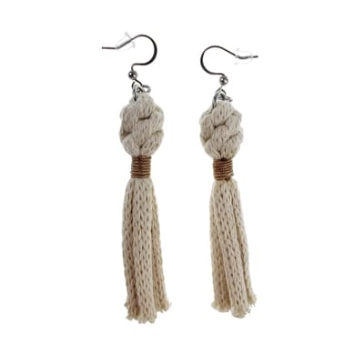 Lange Dames Oorbellen van Zilverkleurige RVS en Gebroken Wit Katoenen Macramé, Haakoorbellen - Handgemaakt esde2