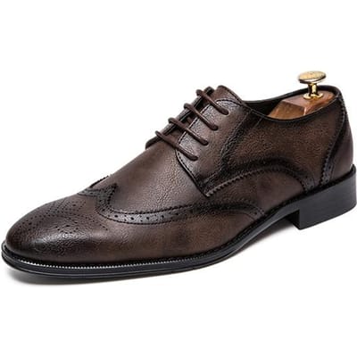Chaussures habillées de style britannique pour hommes, chaussures plates rétro à bout pointu, chaussures Oxford à lacets, chaussures pour hommes, chaussures de discothèque sculptées 42 marron