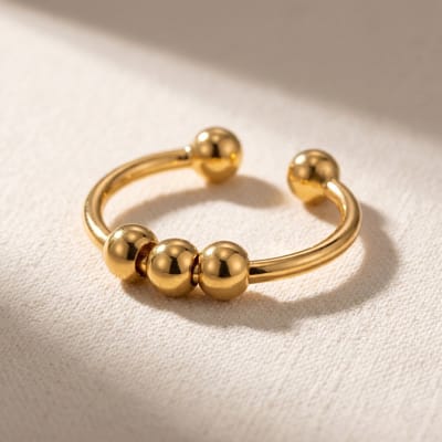 Lundholm Mira Ring Dames – Premium Stainless Steel PVD Gold Plated – Anxiety Ring met Schuifbare Ringetjes – Ringen Dames Goudkleurig Verstelbaar One Size Cadeautje Vrouw Afscheid Bedankt Cadeau Vrouw – Scandinavisch Design