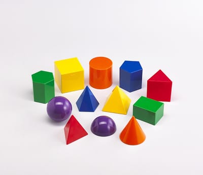 Gekleurde Geometrische Figuren – 12-delige Educatieve Speelset – Duurzame Kunststof Modellen voor Leren van Vorm & Ruimtelijk Inzicht