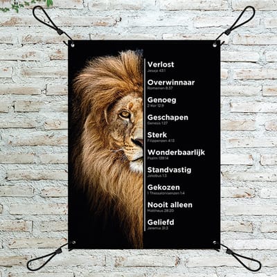 Tuinposter 'Leeuw met tekst' - MajesticAlly