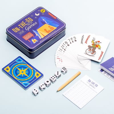 Kikkerland On-The-Go-Games - Spelletjes voor onderweg - Reisspel - Inclusief kaarten, dobbelstenen, potloodje, score cards - Vakantie