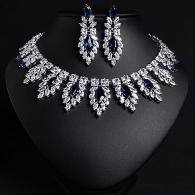 Dames Licht Luxe Design Elegante Ingezette Zirkonia Ketting Oorhangers Set Modieus En Veelzijdig Niche Design Sense Set gray