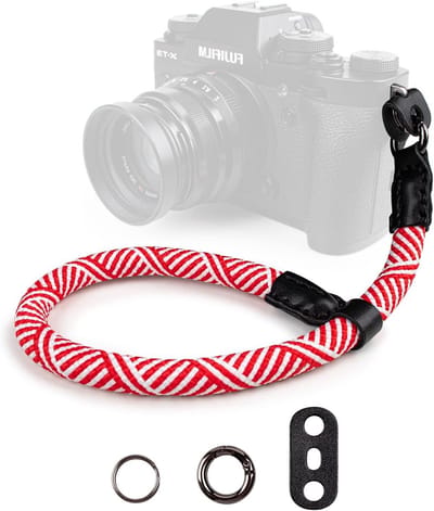Camera Polsband voor Fotocamera's - Handriem, Draagriem en Polsband voor Canon, Fujifilm, Sony, Nikon en Olympus - Gestreept Rood, Ideaal voor Veilig Transport en Gebruik
