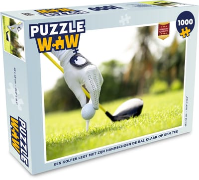 Puzzel Een golfer legt met zijn handschoen de bal klaar op een tee - Legpuzzel - Puzzel 1000 stukjes volwassenen