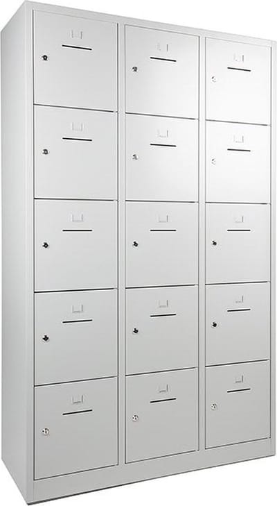 Lockerkast SHC met 15 deuren voorzien van brievensleuf in rood met hangoogsluiting (excl. hangslot)