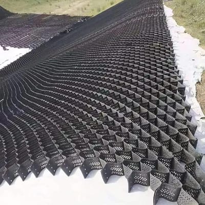 Grondrooster Erosiebestrijding - Bodemstabilisator Keermuur - Tuinbestrating Stabiliseren - Verstevigd HDPE Materiaal - 2 x 10 Meter - Zwart