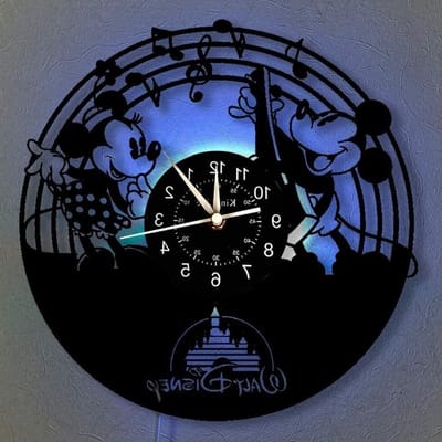 Vintage Mickey Mouse Wandklok met LED Verlichting | 7 Kleuren | Handgemaakte Cadeau voor Kinderen | Decoratie voor Thuis en Verjaardagen