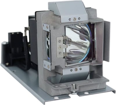 Beamerlamp geschikt voor de BENQ W700+ beamer, lamp code 5J.J5405.001. Bevat originele UHP lamp, prestaties gelijk aan origineel.