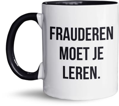 NietMokken.nl – Grappige mok ‘Frauderen moet je leren’ – Leuk als cadeau – Originele mok met tekst – Kantoormok – Cadeau collega – Humor mok