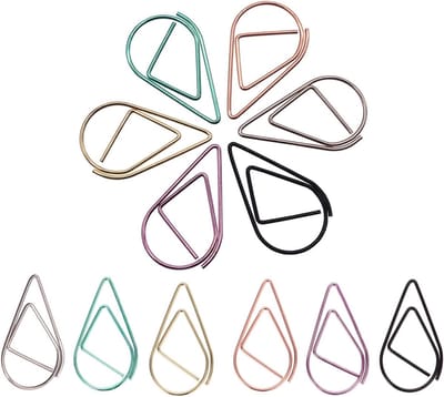 6 Packs van 300 gekleurde roestvrijstalen paperclips in druppelvorm, ideaal voor kantoor, school en knutselprojecten.