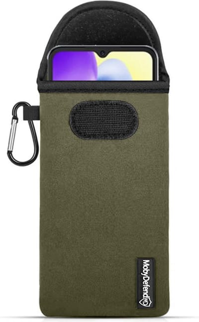 MobyDefend Hoesje - Geschikt voor Xiaomi Redmi 10A - Neopreen Pouch Met Karabijnhaak - Insteek - Riemlus - Groen