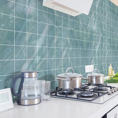Zelfklevende muurtegelstickers voor keuken en badkamer - 60 blauwe marmeren cementtegelstickers van Ofradia - 60 stickers 15x15cm