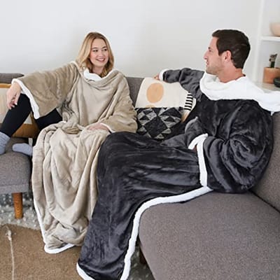 Stijlvolle platinakleurige deken met mouwen en zakken - 185 x 140 cm, warme micropluche fleece