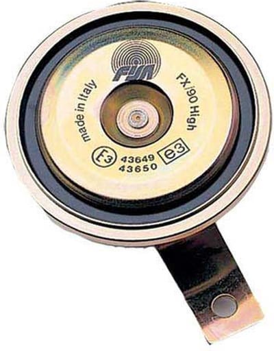 Mono claxon Volt mono claxon 112 db (+ --) Geluidsniveau: Frequentie: Hoog: 450 Hz + -- 5% Frequentie: Laag: 345 Hz + -- 5% Opgenomen vermogen: 50 Watt Gewicht: 310 gram Diameter: 90 mm. Keurmerk: Cee-Ece