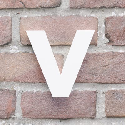 Huisnummer Arial v wit - Maat: Klein (10 cm) - blinde bevestiging - Huisnummerbord
