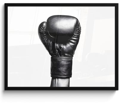 Poster in lijst - Fotolijst 70x50 cm - Posters - Bokshandschoen - Zwart - Hand - Posterlijst zwart - Decoratie - Wanddecoratie woonkamer - Muurdecoratie slaapkamer