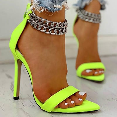 Nieuwe Dames Kantoor Pumps Metalen Decoratie Ketting Gesp Open Teen Dunne Hakken Sandalen Luipaard Ketting Gesp Mode Stijlvolle Schoenen 43 yellow