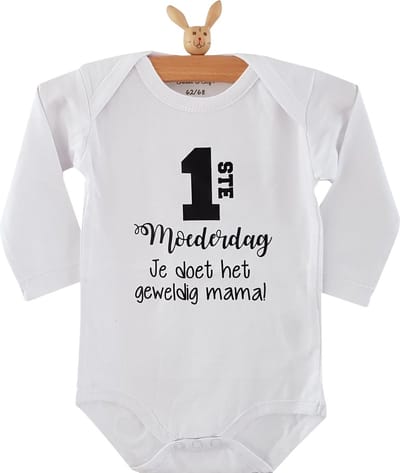 Rompertje baby tekst cadeau eerste moederdag | eerste moederdag je doet het geweldig mama | Lange mouw | wit zwart | maat 50-56