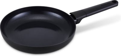 Brabantia NERO Koekenpan - Ø 24 cm - Ergonomisch en licht - 100% PFAS vrij- 100% gerecycleerd -keramische anti-aanbaklaag - Geschikt voor alle warmtebronnen – Zwart
