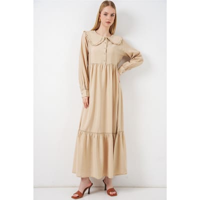 Maxi-jurk met babykraag en knoopsluiting