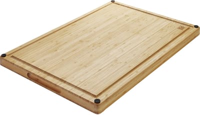 ORGA-BOX XXXL Geoliede snijplank van massief bamboe met verzonken handvat en gleuf voor het opvangen van sap | 61x40,5x3,2cm | antibacterieel en antislip, inclusief siliconen voetjes | voor het snijden of presenteren van voedsel