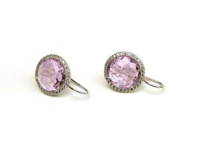 model Paola oorringen in zilver gezet met roze steen en cubic zirconia