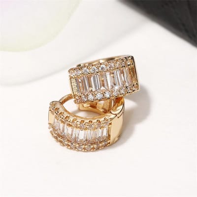 Huitan Fijne Zirkonia Oorbellen met Ring voor Vrouwen Kleur/Gouden Kleur Mode Veelzijdige Vrouwen Oorbellen Piercing Sieraden beige
