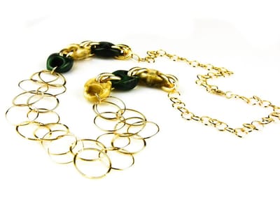 model St-Tropez collier in brons goudkleurige schakels beige en groene resin