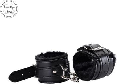 Pluche Handboeien - Zwarte handboeien - pluche - BDSM - Beginners - Comfortabel - Fluffy - Verstelbaar, New Age Devi