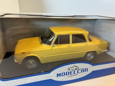 Alfa Romeo Giulia Nuova Super - 1974 - MCG 1:18