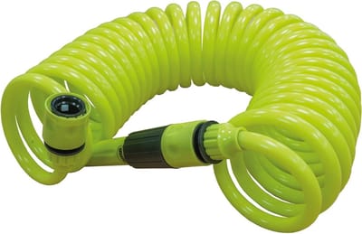 Spiraalslang uittrekbaar tot 15 m - van polypropyleen - inclusief irrigatielans - adapter en 2 aansluitingen - pistache groen.