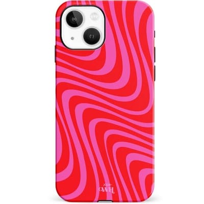 xoxo Wildhearts Berry Much - Double Layer - Hoesje geschikt voor iPhone 13 case - Siliconen hoesje met golvenprint - Golven - Hardcover - Beschermhoes - Optimale bescherming - Rood - Roze