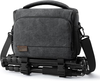 Waterdichte Canvas Camera Sling Bag voor Fotografie met Statiefhouder en Trolley Sleeve, Zwart, 9.65 x 5.12 x 5.91 inch - Ideaal voor DSLR en Reisfotografie