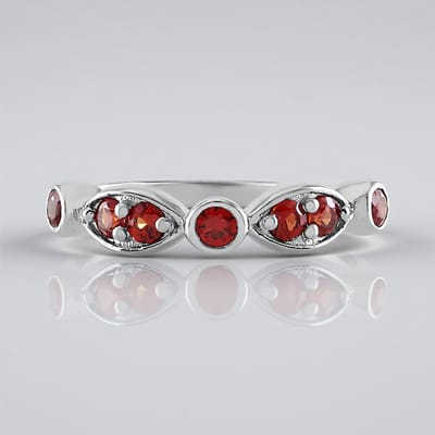 Cavill - Zilveren ring met 7 briljant geslepen Tanzania robijnen - 925 Sterling Zilver platina geplateerd - Luxe robijn ring - Elegante rode stenen