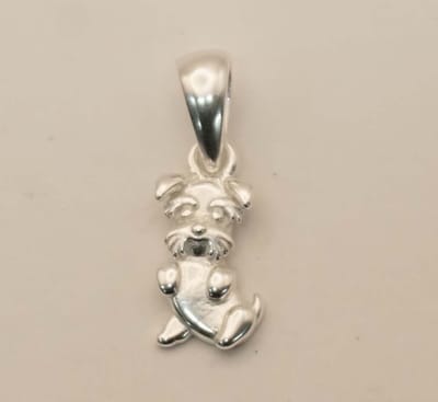Sterling zilveren kinder hanger van een hondje - leuke zilver hangertje kleine hond voor kind of volwassen die een klein hangertje wil - hond hangertje voor ketting gemaakt van 925 zilver - kinder hangertjes voor meisjes of jongens