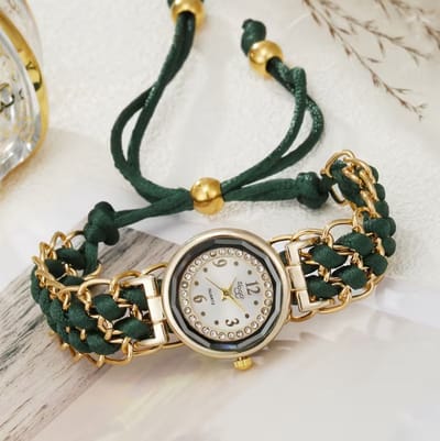 Groen met goudkleurig analoog horloge dames met gevlochten band en ronde wijzerplaat – decoratief polshorloge met kettingdetails en verstelbaar koord