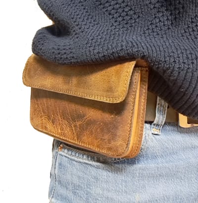 Telefoontasje voor aan de riem geschikt voor de grotere maat smartphone`s (handmade quality)