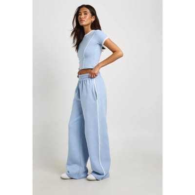 boohoo Dames T-shirt En Rechte Joggingbroek Set Met Biesdetail | Lichtblauw | Maat: XL