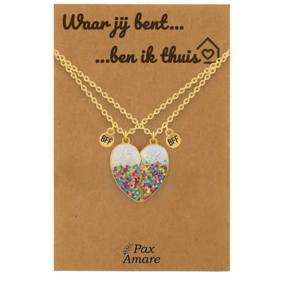 Koppel Ketting voor 2 'Waar jij bent, ben ik thuis' - Magnetisch Glitter Hartje - Vriendschapsketting op Cadeau Kaartje - 45cm + 5cm verstelbaar - Goudkleurig - Persoonlijke Hanger - Pax Amare