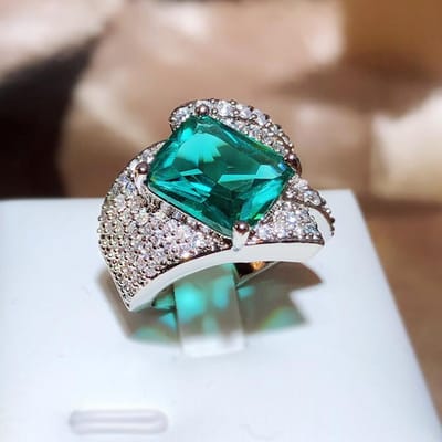 Imitatie Paraiba Meer Groene Hoge Koolstof Diamanten Ring met Een Twist Opening adjustable gray