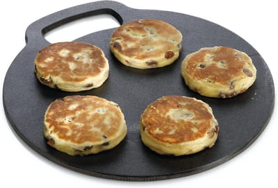 KitchenCraft Pizzasteen met Antiaanbaklaag en Recepten in Cadeauverpakking - Rond Gietijzer 27 cm