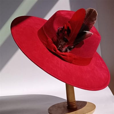 Paarse Veren Suède Tophoed 9,5 Cm Brede Rand Fedora Hoed Mannen Vrouwen Herfst Winter Vilt Jazz Hoeden Klassieke Kerk Fedoras Sombrero 55 -58cm black