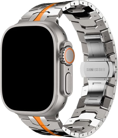 Stravo Premium RVS Schakelband met Vlindersluiting – Iron Style Metalen Horlogebandje – Geschikt voor Apple Watch 42mm (Series 11/10), 41mm (Series 9/8/7), 40mm (Series 6/5/4/, SE 1/2/3), 38mm (Series 3/2/1) – Titanium/Oranje