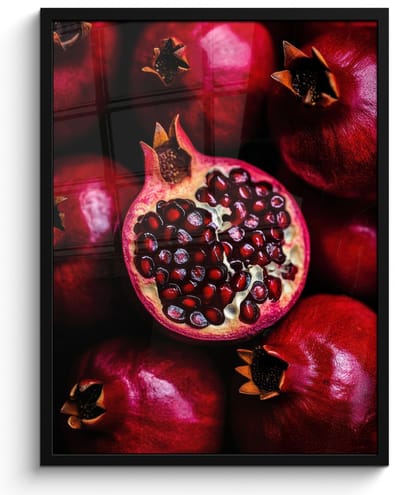 Poster in lijst - Fotolijst 50x70 cm - Posters - Granaatappel - Rood - Fruit - Posterlijst zwart - Decoratie - Wanddecoratie woonkamer - Muurdecoratie slaapkamer