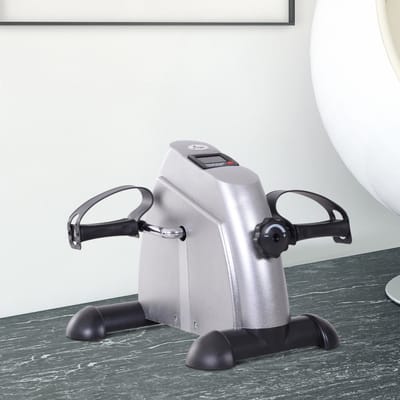 MEUNIQ mini bike pedaltrainer met LCD-display en verstelbare weerstand, stoelfiets voor arm- en beentraining, compact trainingsapparaat voor thuis of onder bureau, zilver