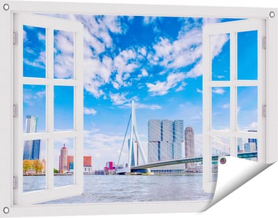 Gards Tuinposter Doorkijk Erasmusbrug aan het Water in Rotterdam - 90x60 cm - Tuindoek - Tuindecoratie - Wanddecoratie buiten - Tuinschilderij