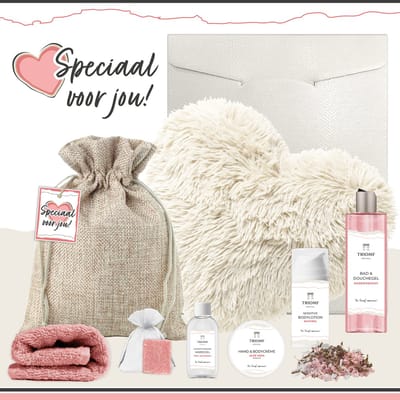 Geschenkset “Speciaal Voor Jou!” - 8 producten - 1220 gram - Triomf Cosmetica | Giftset voor haar Verjaardag Cadeau Valentijnsdag Valentijn Luxe wellness cadeaubox Vriendin Vrouw Meisje Cadeaupakket Hartje Liefde Geschenk Pakket Gift Roze Crème